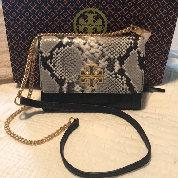 Tory Burch Handbags - ❤️🆕NWT Tory Burch Britten Chain Wallet